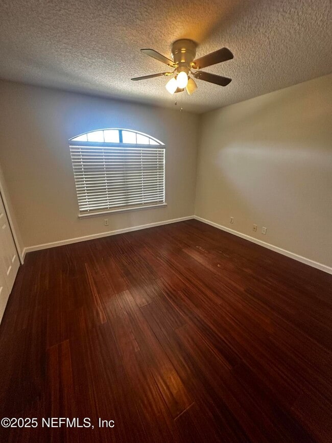 Building Photo - 12080 Scarsdale Dr