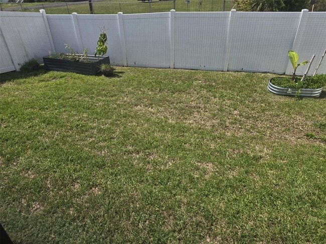 Building Photo - 10912 Honor Rd