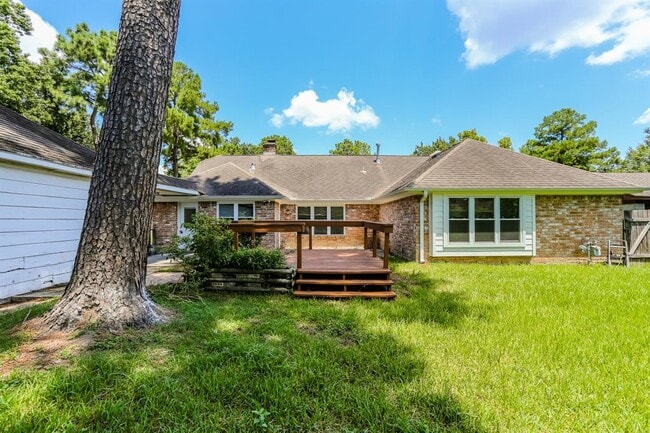 Building Photo - 8215 Wimbledon Ln