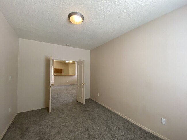 Building Photo - Spacious 3BR w/Office in the Cabezon Subdivion