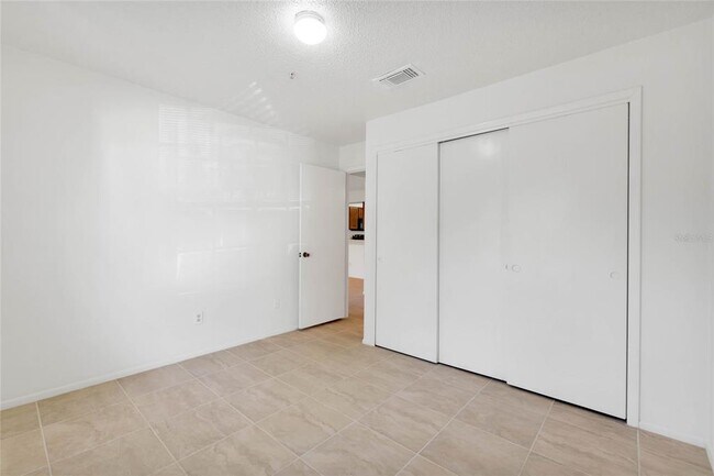 Building Photo - 117 Reserve Cir