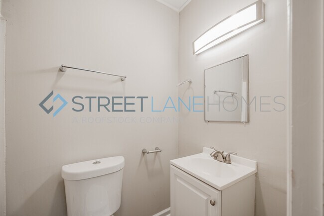 Building Photo - Charming 4 Bedroom in Columbus!