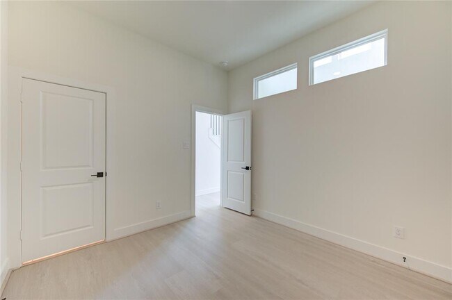 Building Photo - 4336 Avron Dr