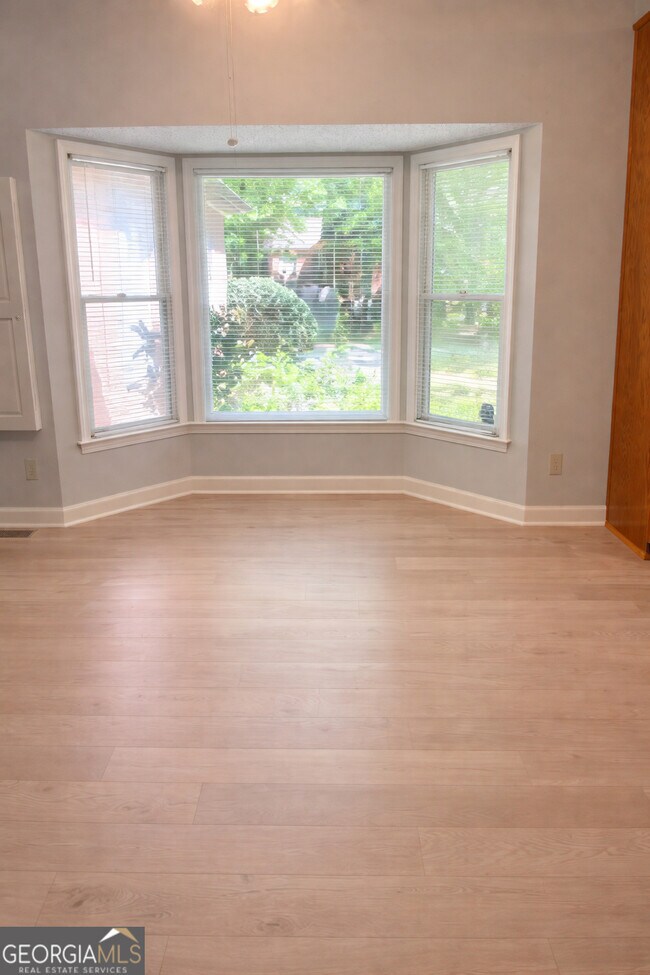 Building Photo - 120 Old Conyers Dr