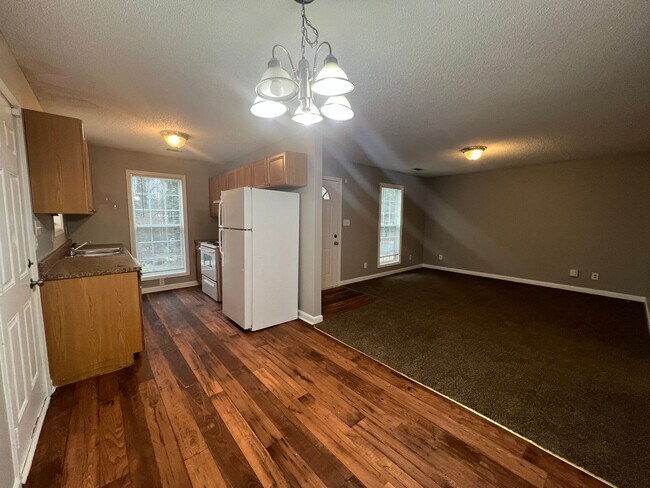 Building Photo - 2535 Rex Ave SW