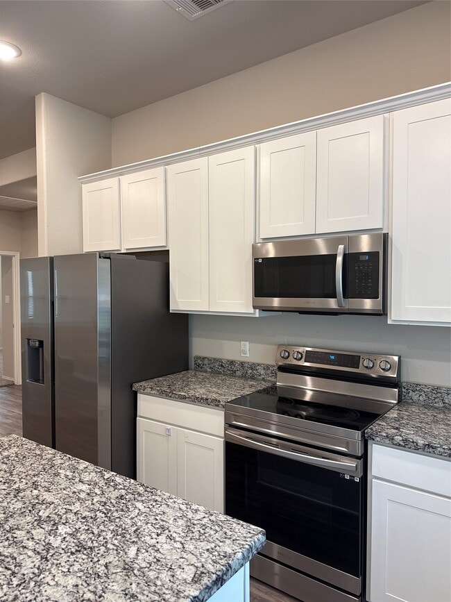 Building Photo - 20130 Parkway Ln