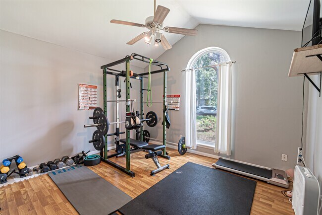 Building Photo - 5611 Winding Way Dr