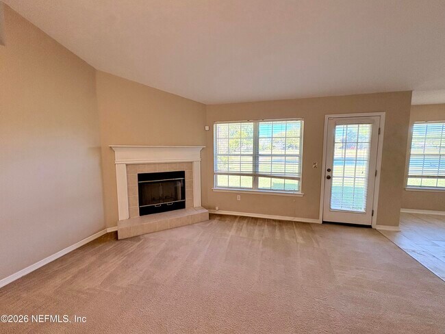 Building Photo - 15677 Moss Hollow Dr