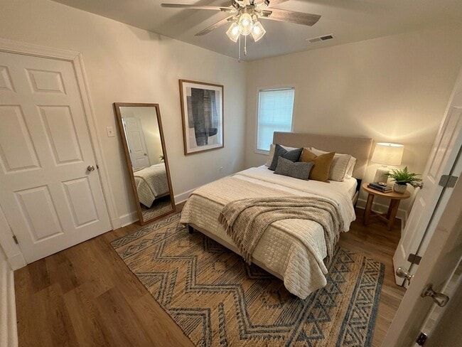 Building Photo - 3739 Rhea Ave