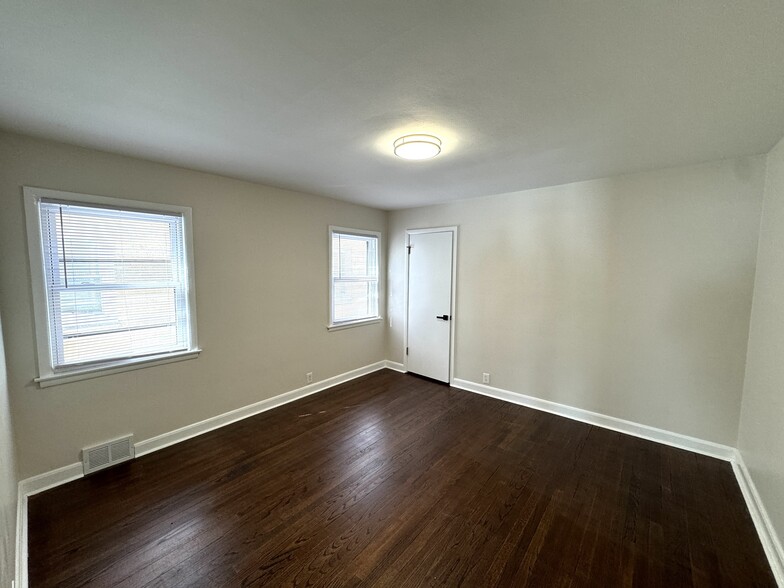 Building Photo - 8625 W Burleigh St