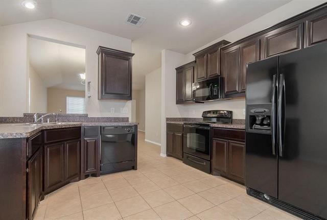 Building Photo - 2109 Pine Knoll Way