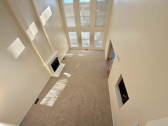 Building Photo - 1701 Courtwright Dr