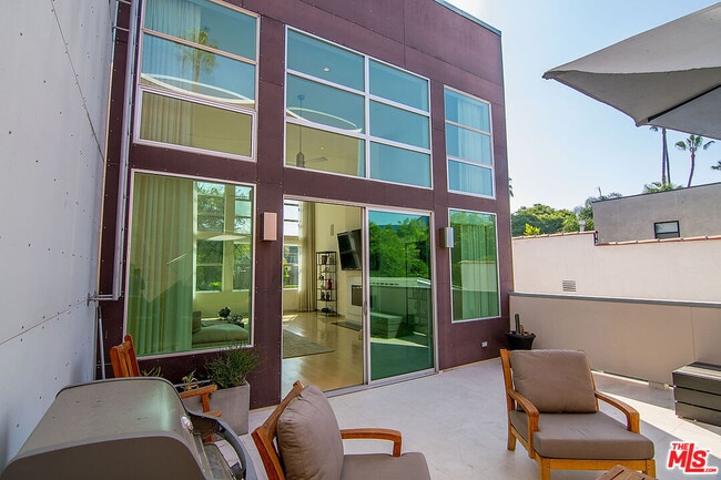 Building Photo - 711 Westbourne Dr