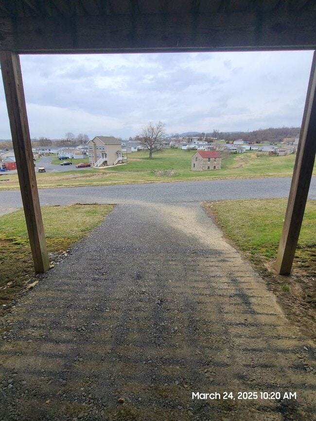 Building Photo - 3 Bedroom Townhome for Rent in Waynesboro
