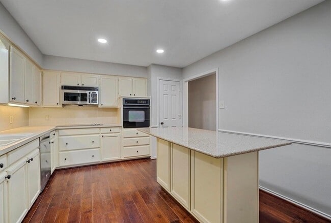 Building Photo - 4824 Darla Dr