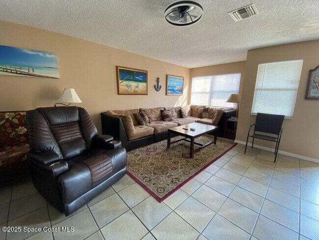 Building Photo - 404 Taylor Ave