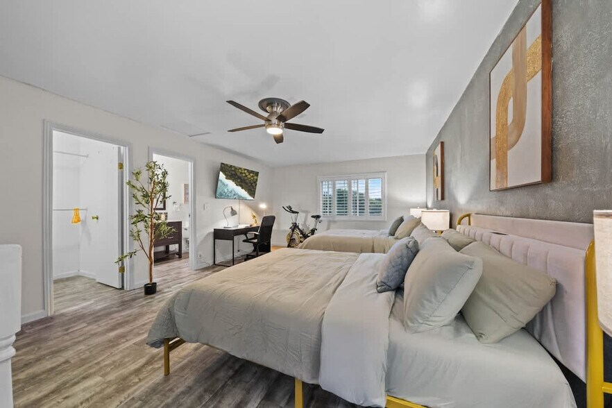 Building Photo - 10150 Sierra Madre Rd