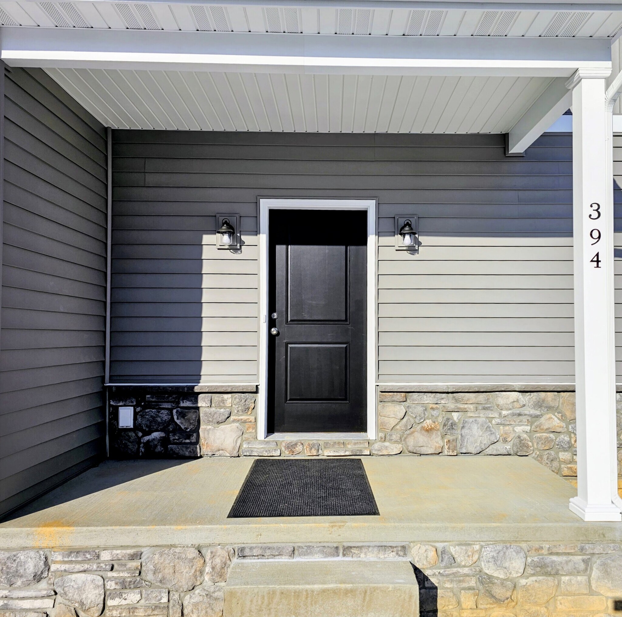 Building Photo - 394 Hensley St