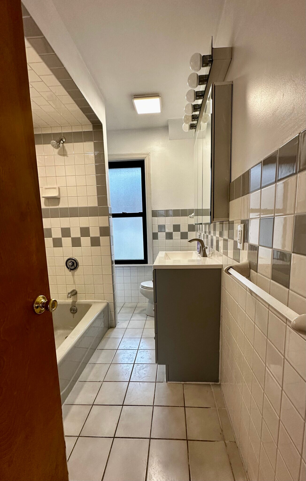 Building Photo - 227 Hamilton Ave