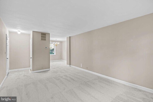 Building Photo - 3441 S Stafford St