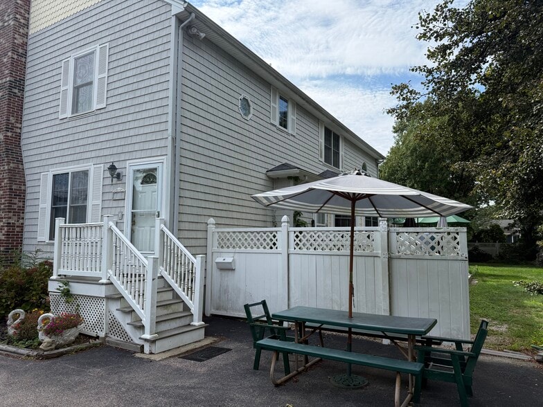 Building Photo - 55 Westmoreland St