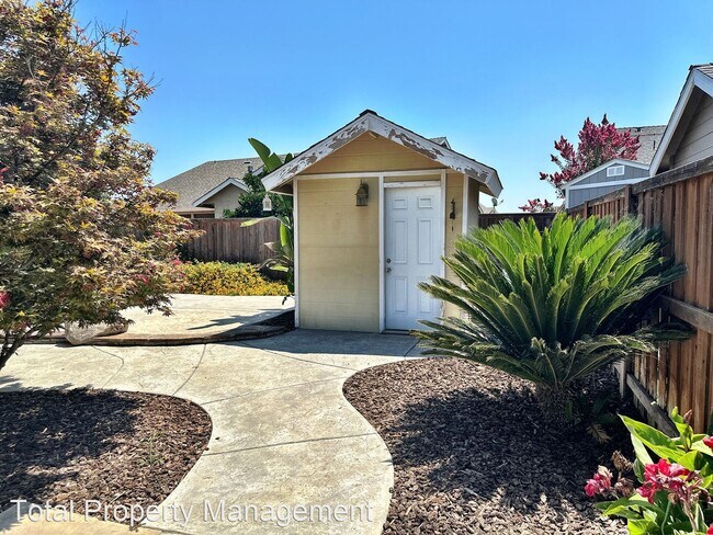 Building Photo - 4 br, 2 bath House - 826 Black Rock St.