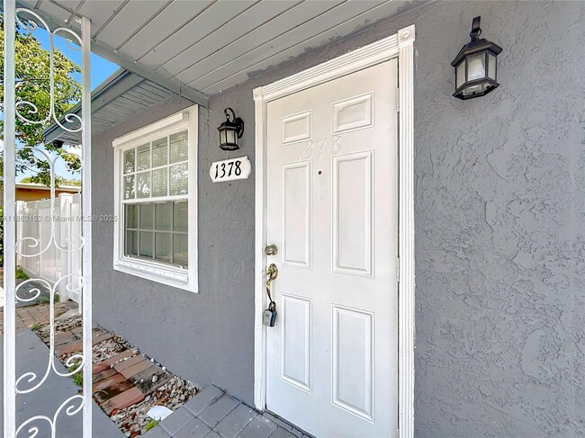 Building Photo - 1378 SW 26th Ave