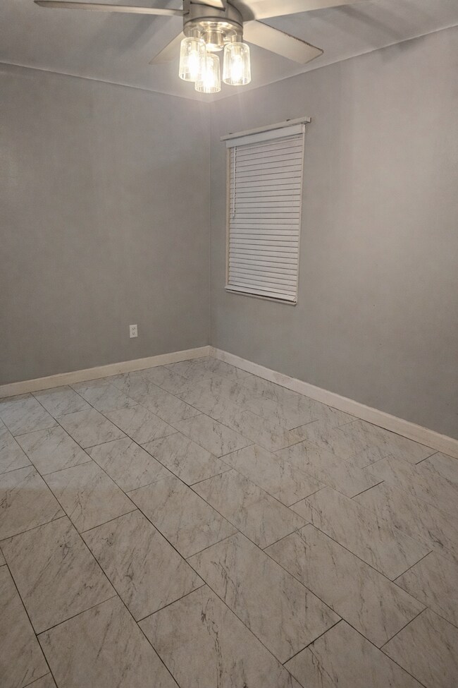 Building Photo - Fairmount