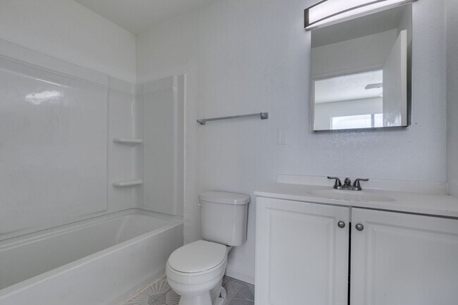 Building Photo - 6987 Mendon Ln