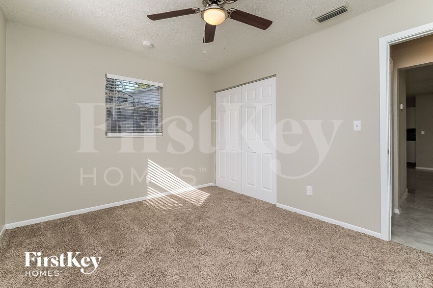 Building Photo - 1418 Stonehaven Way