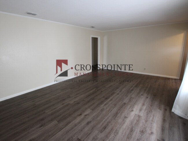 Building Photo - Beautiful 4 Bedroom, 1.5 Bathroom Home in Tyler!