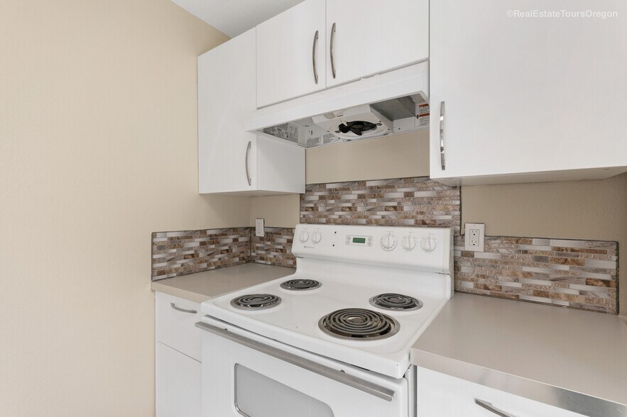 Kitchen - 151 N 29th Ave