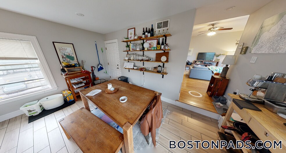 Primary Photo - 13 Pleasant St