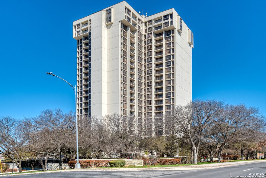 Building Photo - 7701 Wurzbach Rd