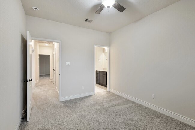 Building Photo - 2882 Coral Sky