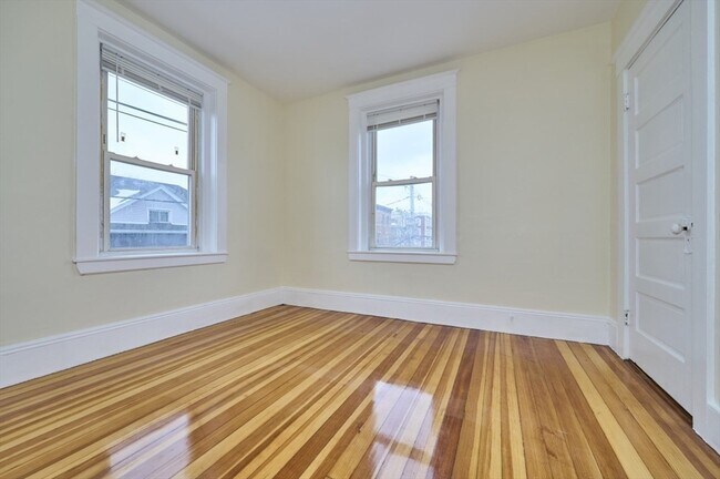 Building Photo - 44 Park St