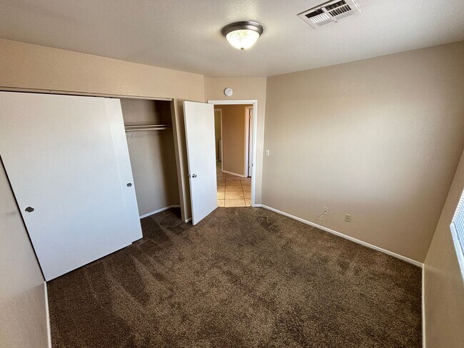 Building Photo - 6208 Yerba Ln