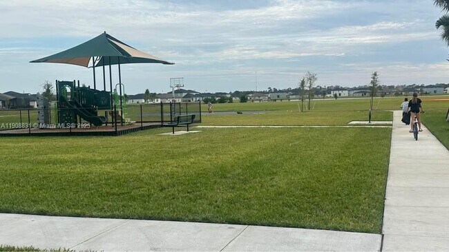 Building Photo - 17204 Cantu Ct