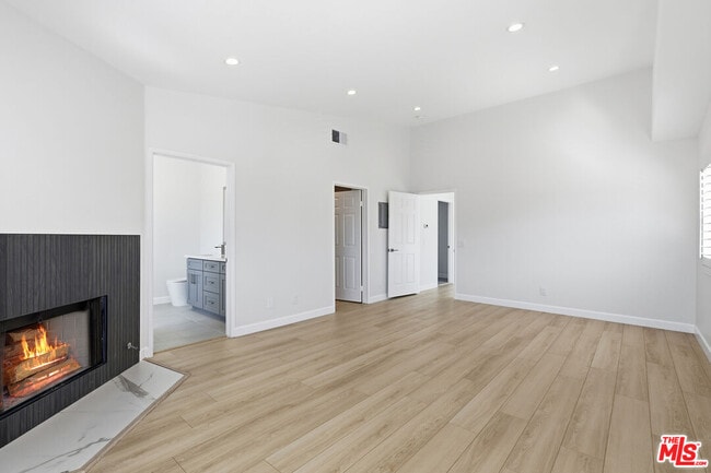 Building Photo - 359 Westlake Vista Ln