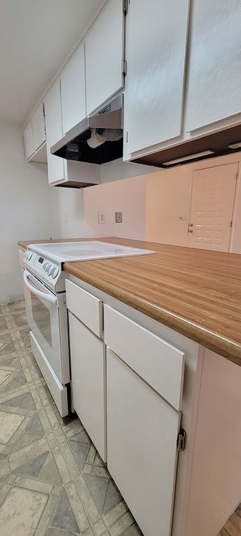 Building Photo - Quiet Cul de Sac With RV Parking in North Redding