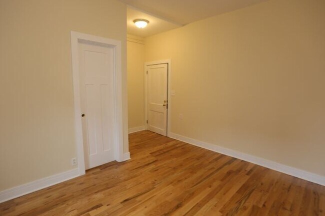 Building Photo - 4349 N Damen