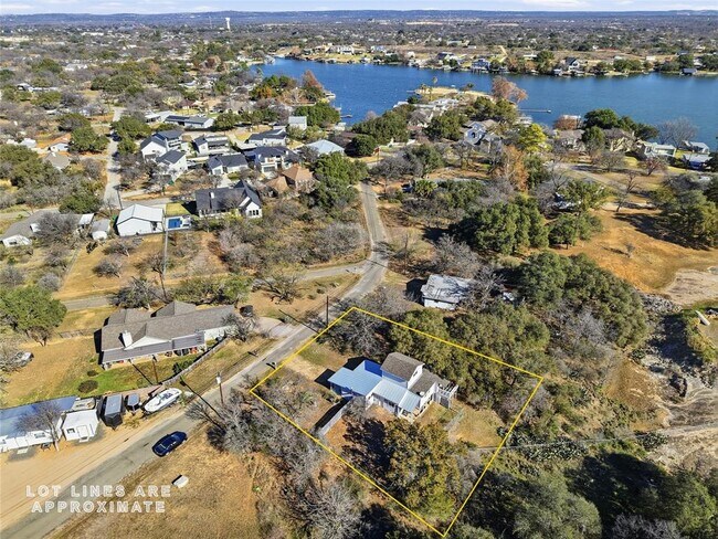 Building Photo - 2505 Belaire W Ln