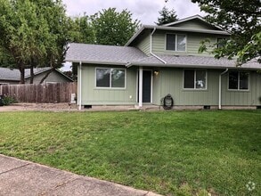 Building Photo - Completely updated 3 bedroom 1 bath duplex!