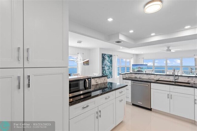 Building Photo - 3850 Galt Ocean Dr