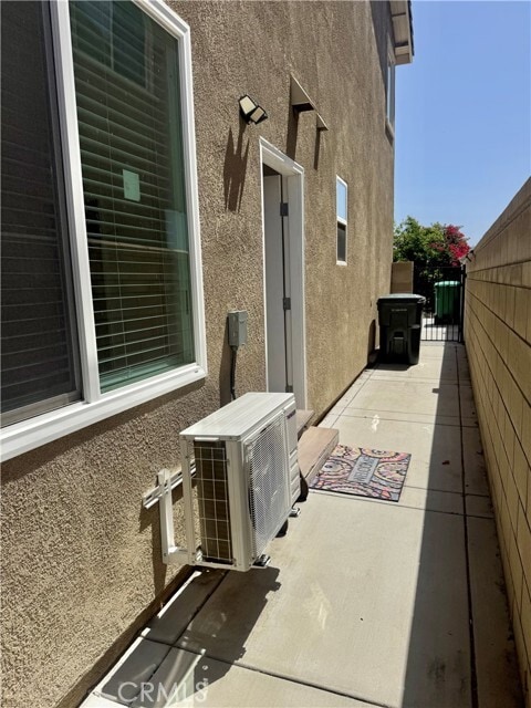 Building Photo - 11985 Tributary Wy