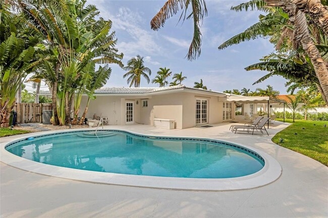 Building Photo - 2840 NE 26th Ct