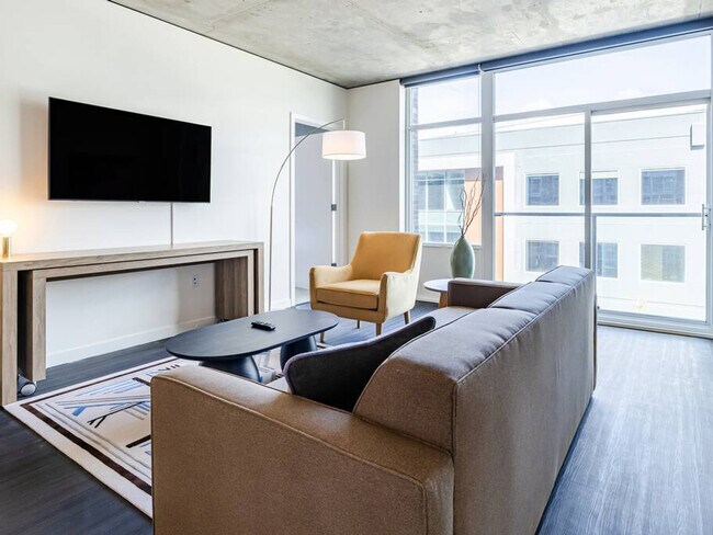 Building Photo - 1550 NW Naito Pkwy