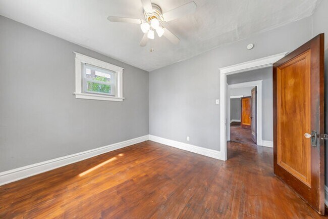 Building Photo - 4202 Lawn Ave