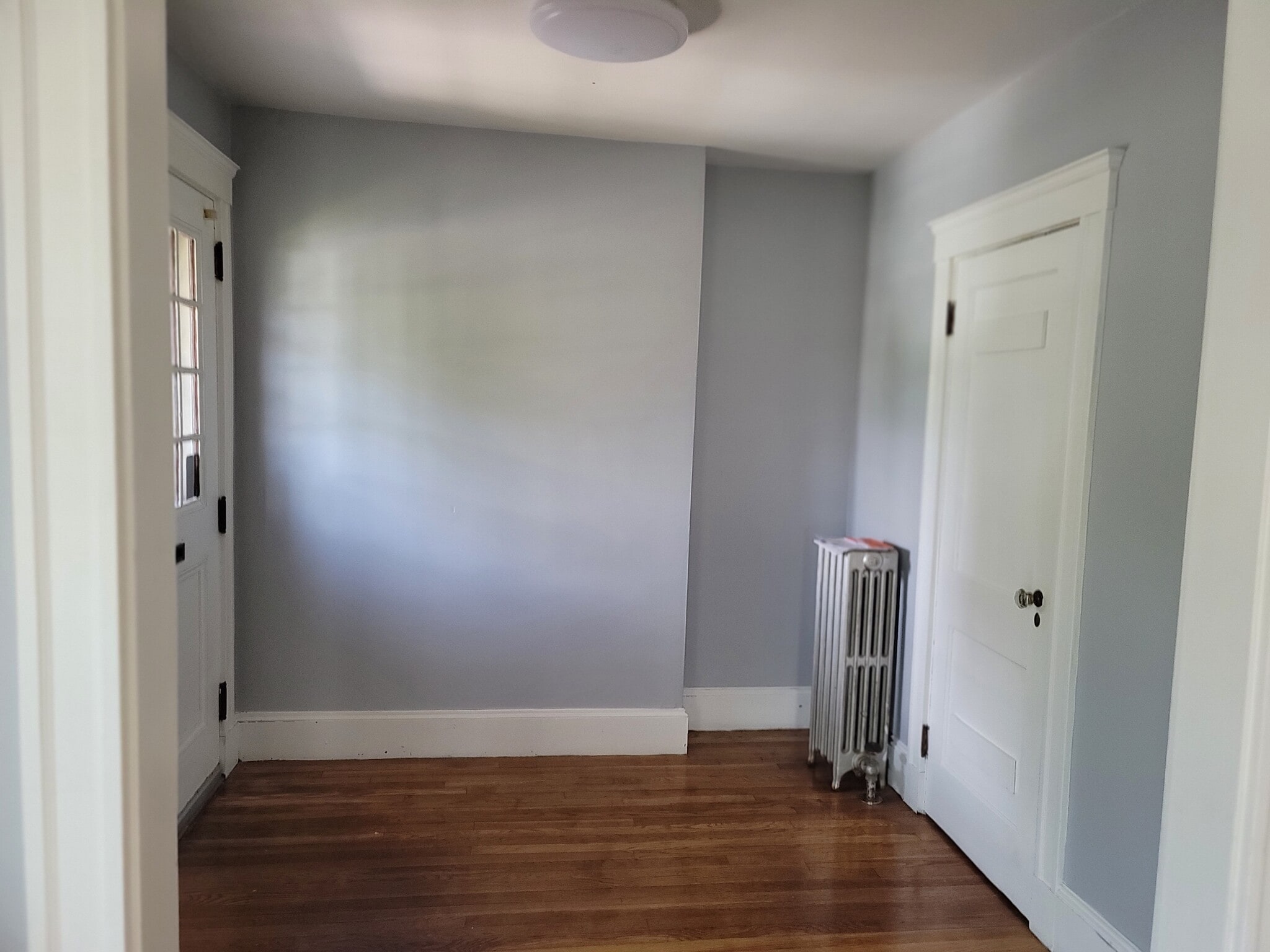 foyer and hall coat closet - 40 Ashland St