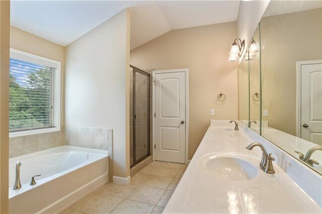 Building Photo - 4835 Edgemoore Trce